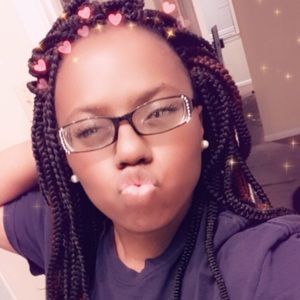 Meet your Posher, Shakeyvia